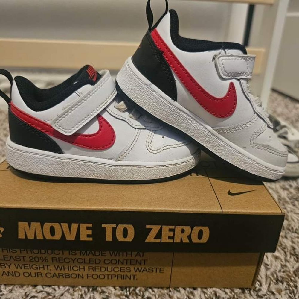 Nike Court Bourogh low 2 size 5C
